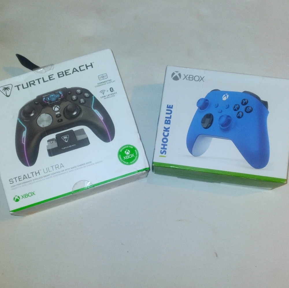 Xbox Limited 2 Controller Stealth & Shock Blue Ultimate Bundle